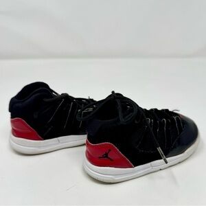 Kids Black and Red Sneakers Nike Air Jordan Max Aura Toddler Shoes AQ9215-006 8C